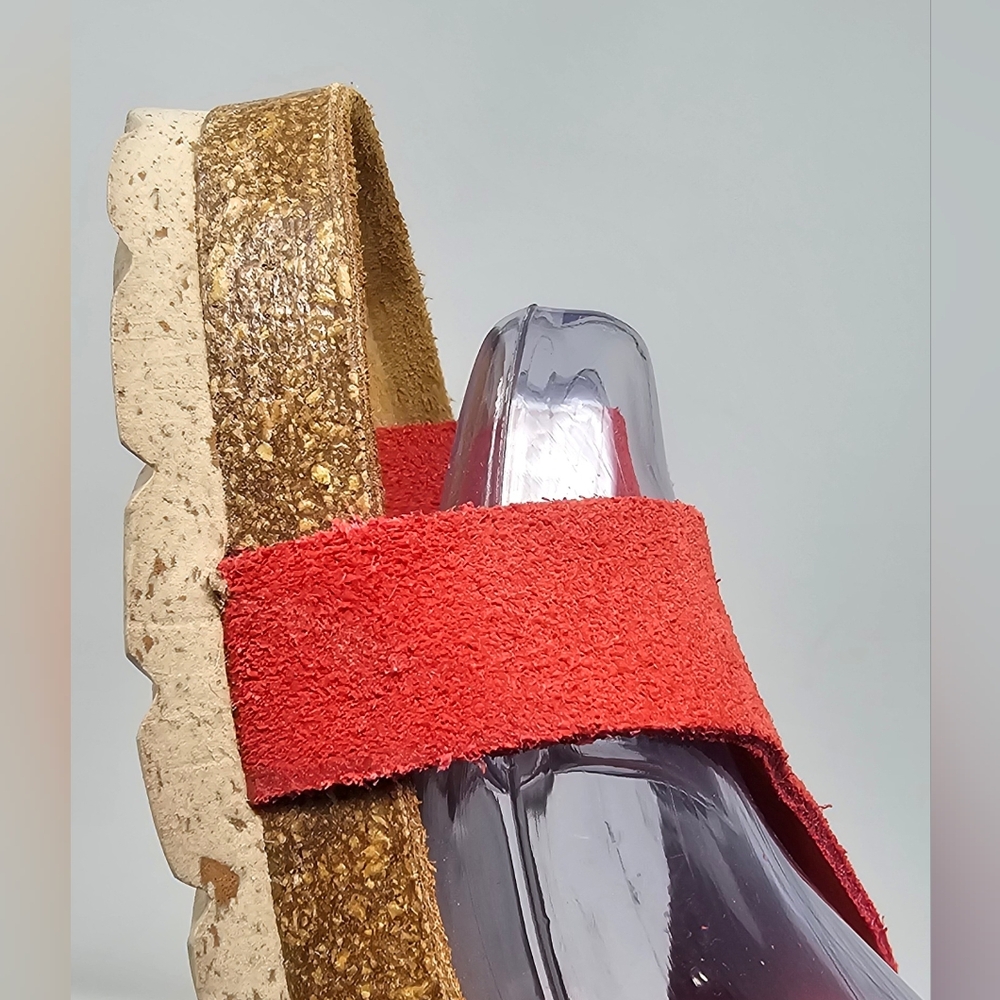 BioStep Women's Red Suede Buckle Thong Sandals Cork Footbed Size 7.5 NEW - Picture 13 of 13